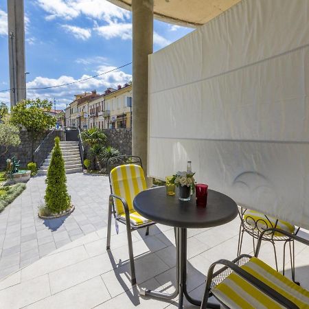Apartments Zec Crikvenica Buitenkant foto