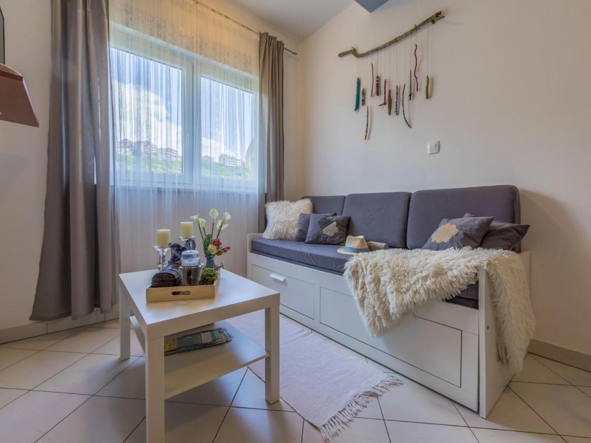 Apartments Zec Crikvenica Buitenkant foto