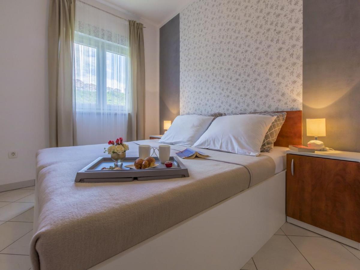Apartments Zec Crikvenica Buitenkant foto
