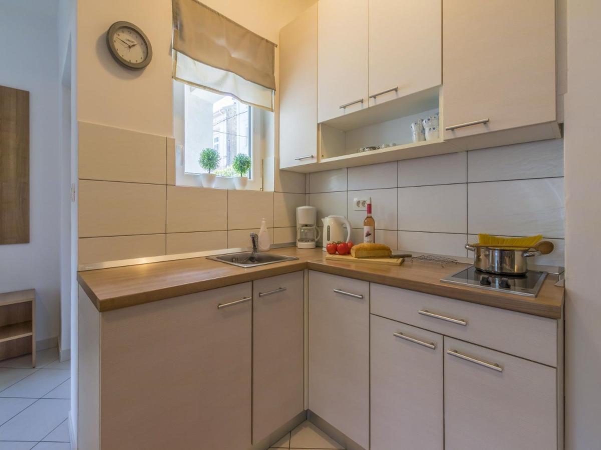 Apartments Zec Crikvenica Buitenkant foto
